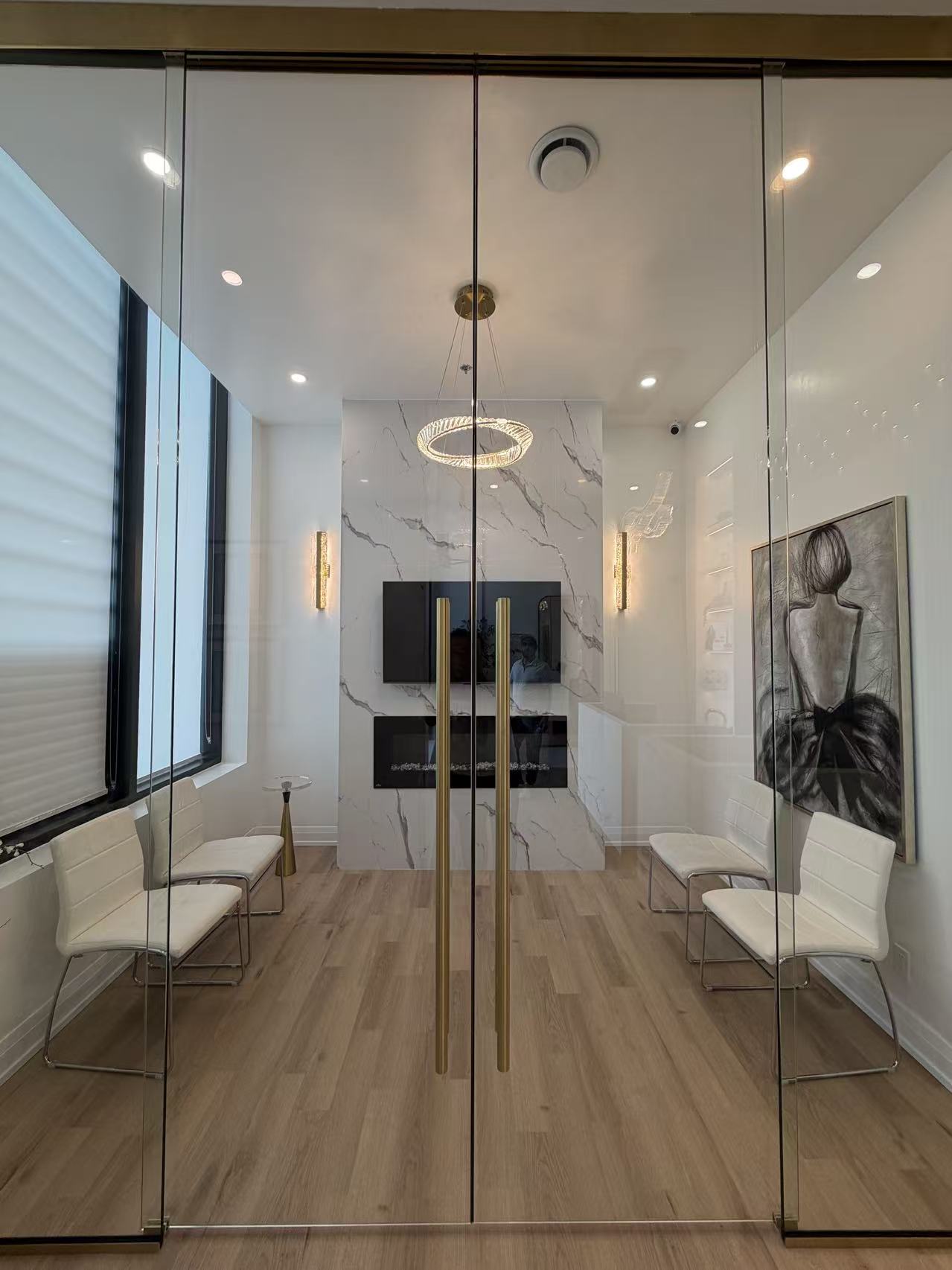 Office glass partition